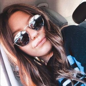 Meet your Posher, Lea